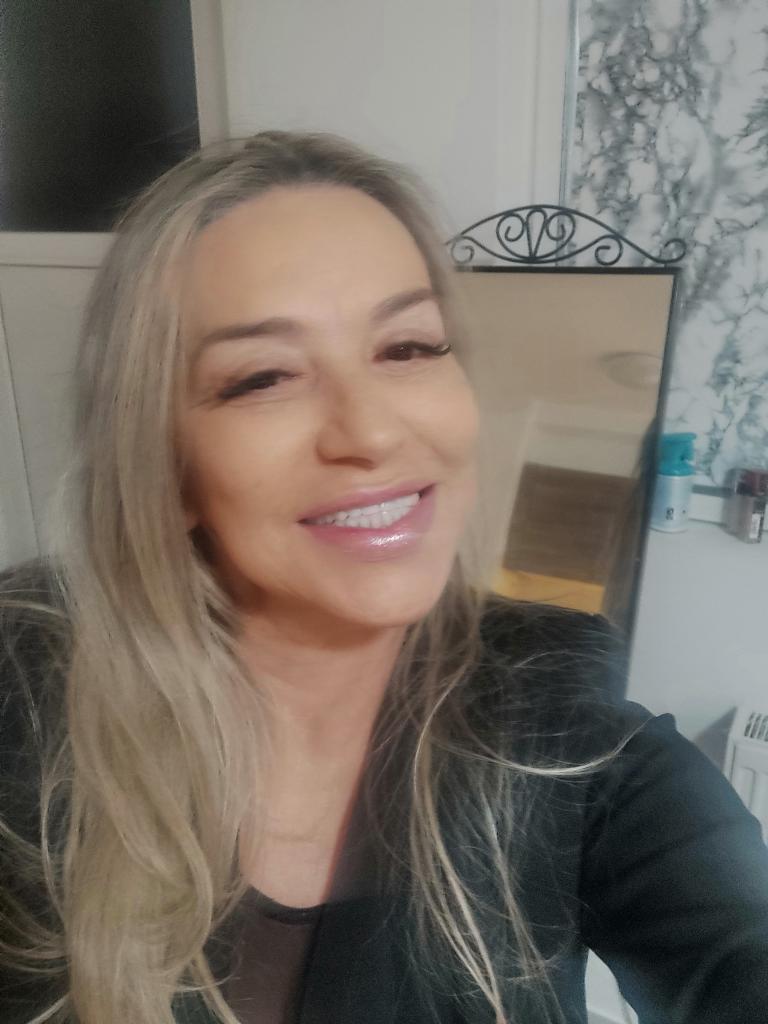 Chica busca chico en Cádiz: 