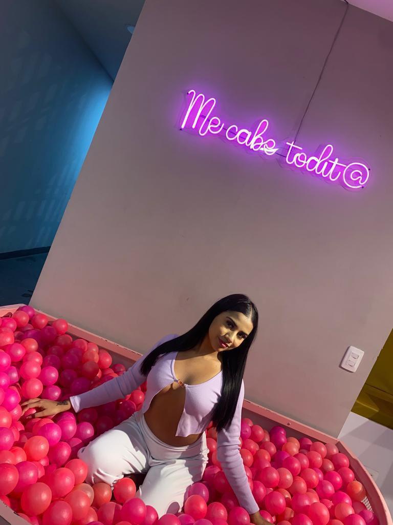 Chica busca chico en Tenerife: 