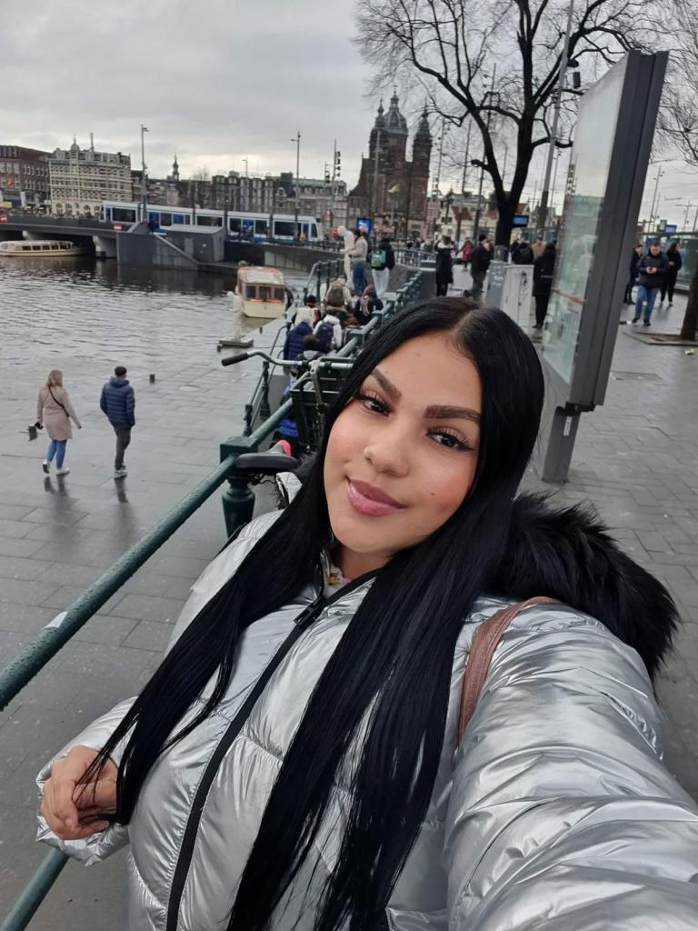 Chica busca chico en Almería: 