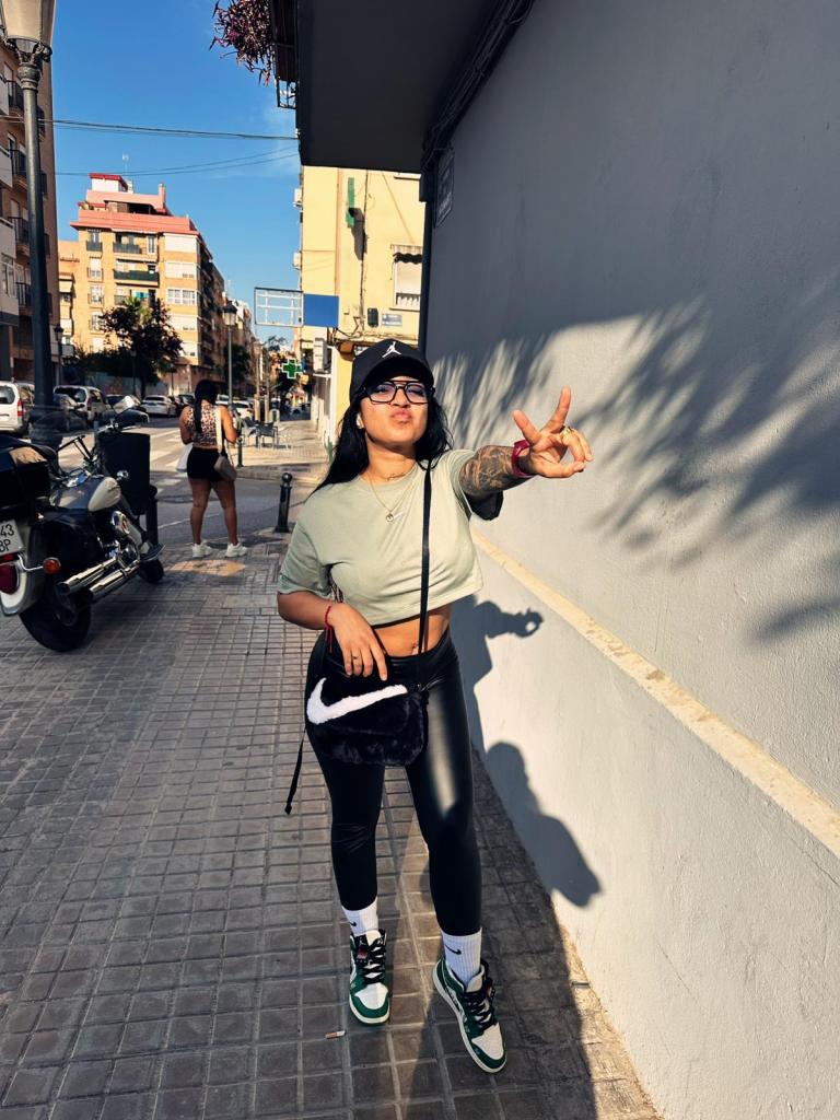 Chica busca chico en Valencia: Chica busca chico