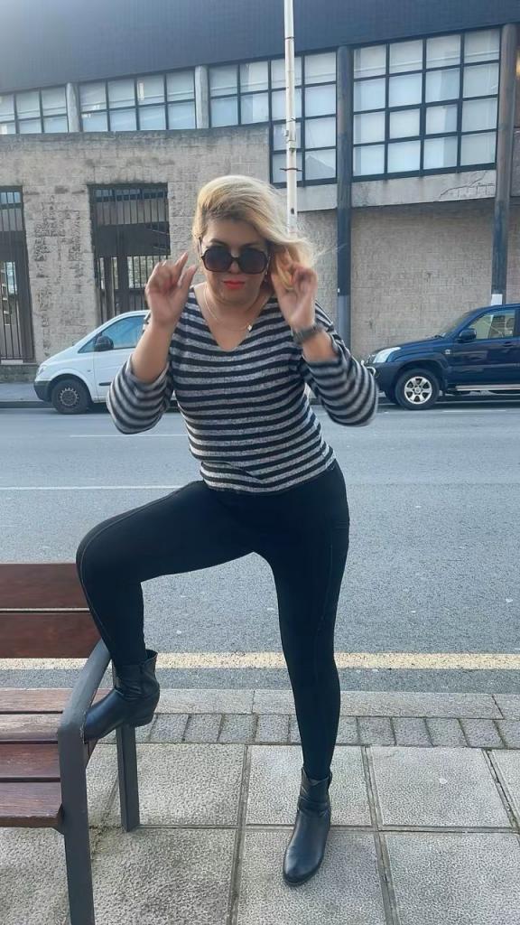 632287015: Chica busca chico en Orense