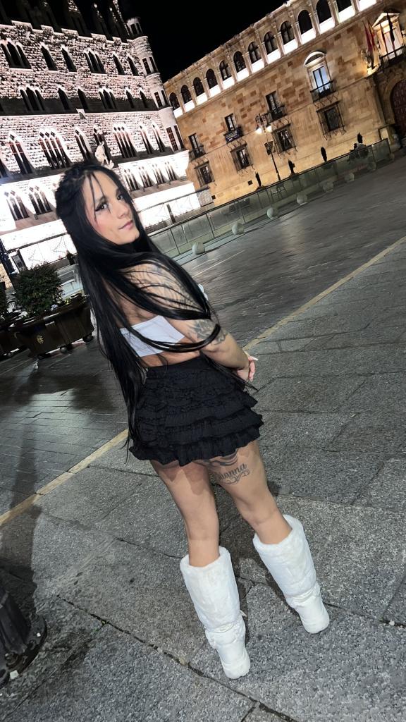 623740063: Transexual en León