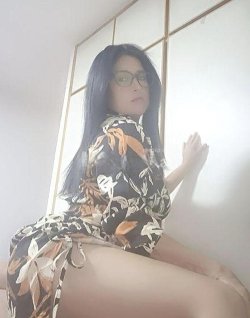 667695410: Chica busca chico en Ávila