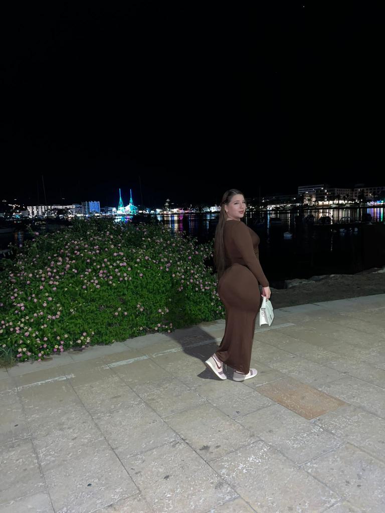 Chica busca chico en Tenerife: 