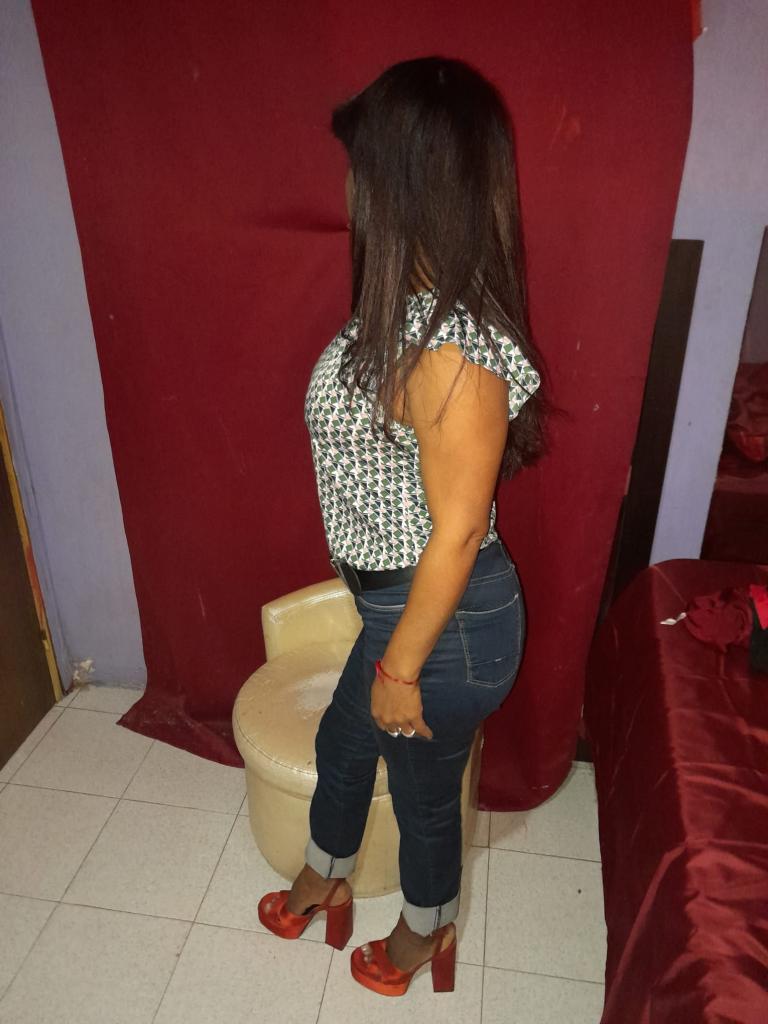 685257174: Chica busca chico en Barcelona