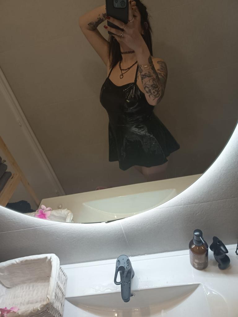 675481196: Chica busca chico en Barcelona