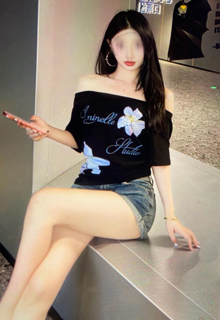 Chica busca chico en Cuenca: Chica busca chico
