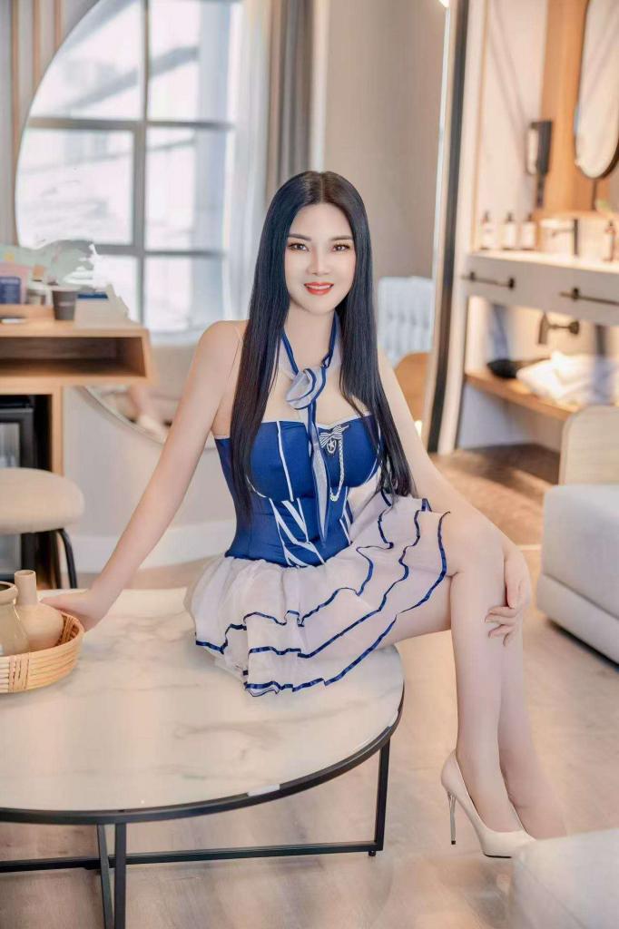 658270196: Chica busca chico en Barcelona
