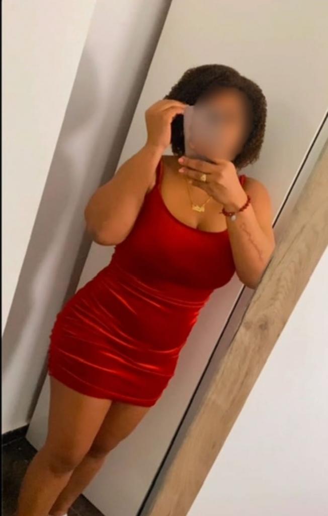 Chica busca chico en Cádiz: 