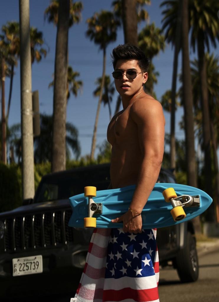 613145814: Chico busca chica en Cádiz