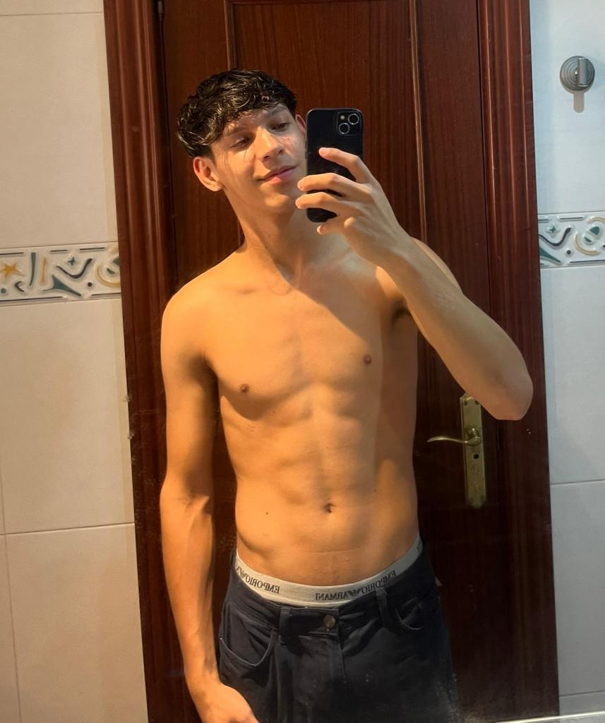 674344545: Chico busca chica en Granada