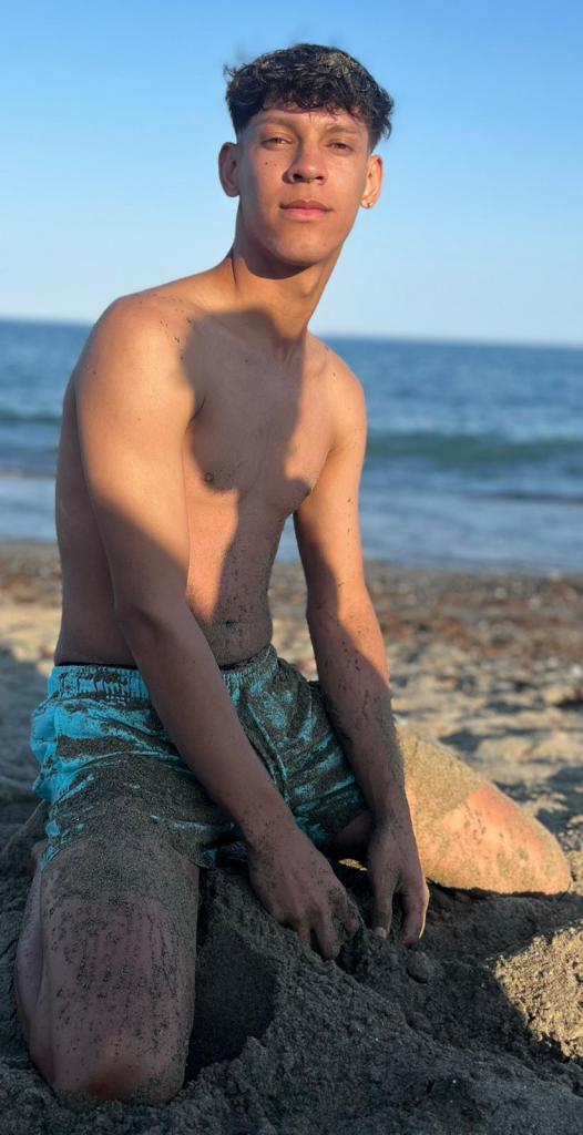 Chico busca chica en Granada: 