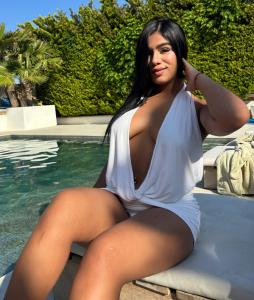 697746722: Chica busca chico en Madrid