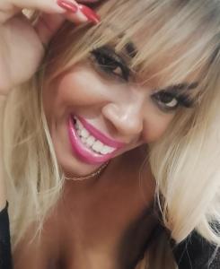 658892055: Chica busca chico en Barcelona