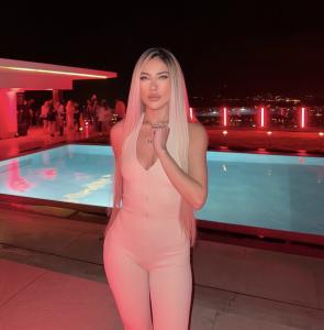 678642350: Chica busca chico en Barcelona