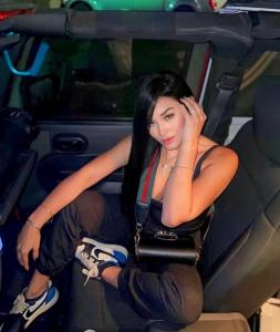 672301641: Chica busca chico en Ibiza
