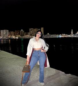 617449607: Chica busca chico en Málaga