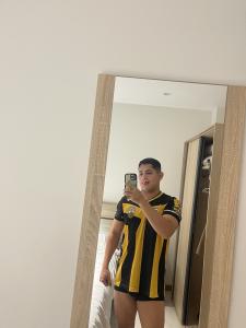 613637662: Chico busca chica en Pontevedra