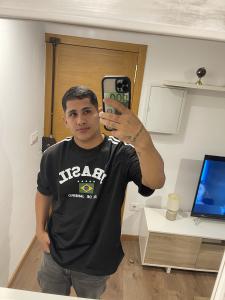 613637662: Chico busca chica en Pontevedra