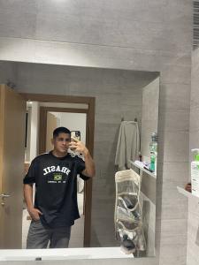 613637662: Chico busca chica en Pontevedra