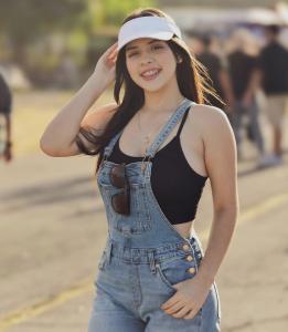 678642350: Chica busca chico en Barcelona