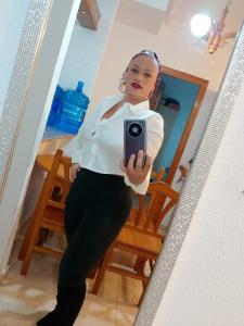 610438500: Chica busca chico en Tenerife