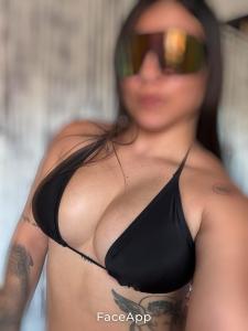 664039809: Chica busca chico en Barcelona