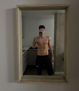 662452942: Chico busca chica en Valencia