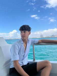 674344545: Chico busca chica en Granada