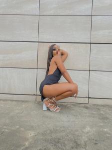 613652410: Chica busca chico en Madrid