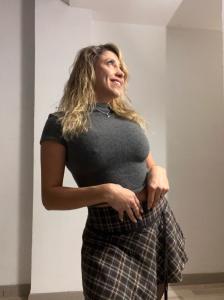 667362338: Chica busca chico en Madrid