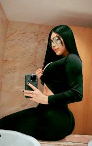 611299835: Chica busca chico en Gerona