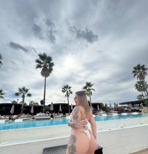 631010995: Chica busca chico en Valencia