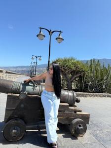 633030250: Chica busca chico en Mallorca