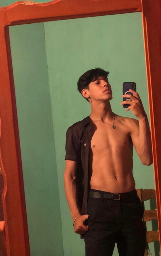 Chico busca chica en Granada: 