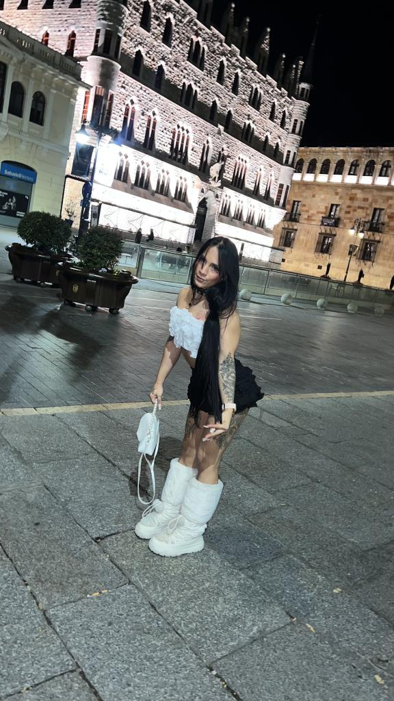 623740063: Transexual en León