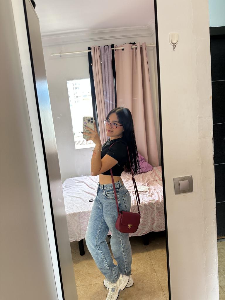 641030877: Chica busca chico en Sevilla