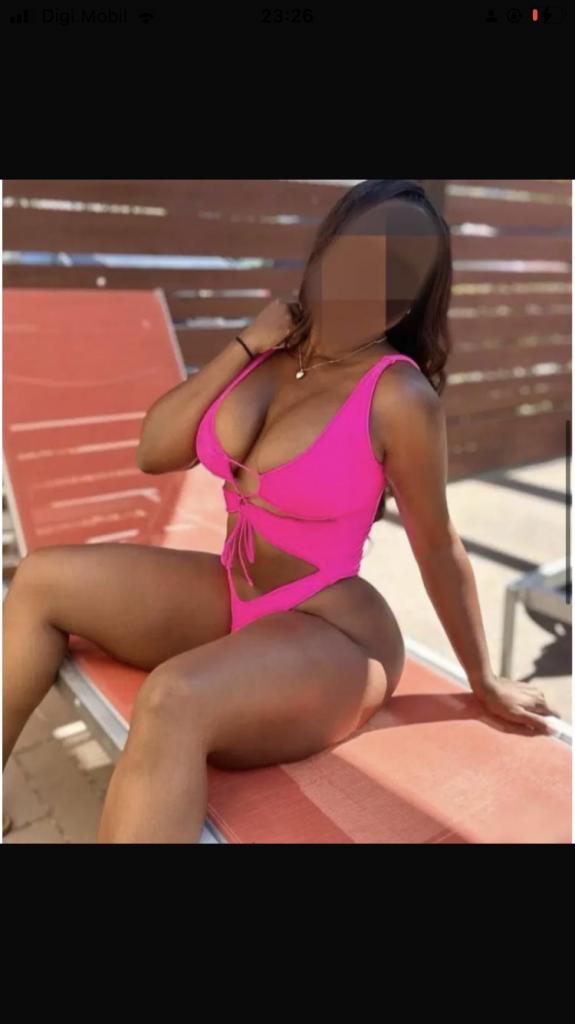 Chica busca chico en Cádiz: 