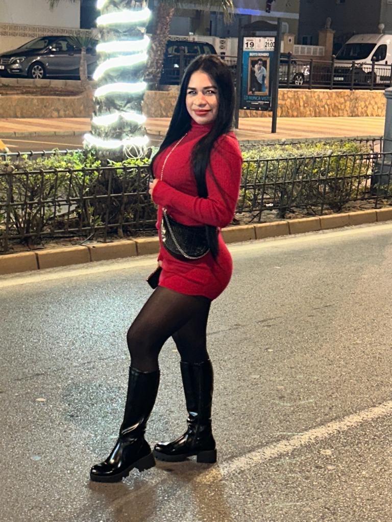 672955142: Chica busca chico en Murcia