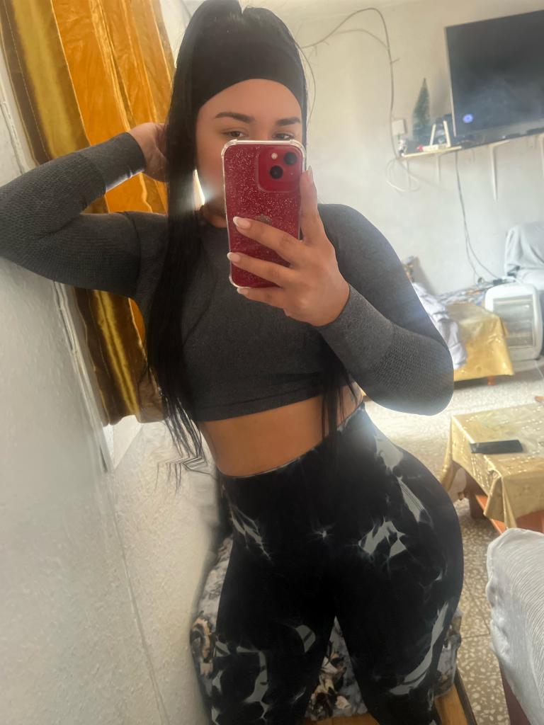 672955142: Chica busca chico en Murcia