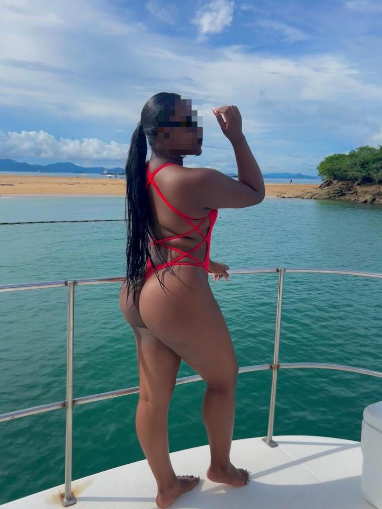 632241941: Chica busca chico en Madrid