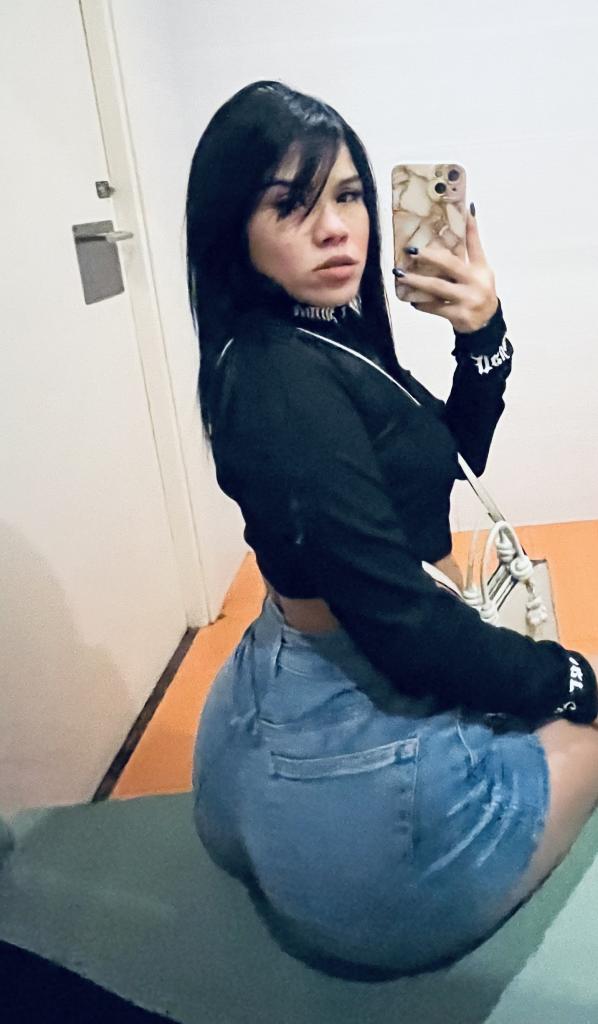 Chica busca chico en Almería: Chica busca chico