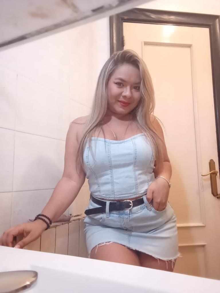 Chica busca chico en Almería: 