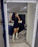 678642350: Chica busca chico en Barcelona