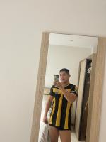 613637662: Chico busca chica en Pontevedra