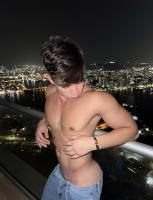 613145814: Chico busca chica en Cádiz