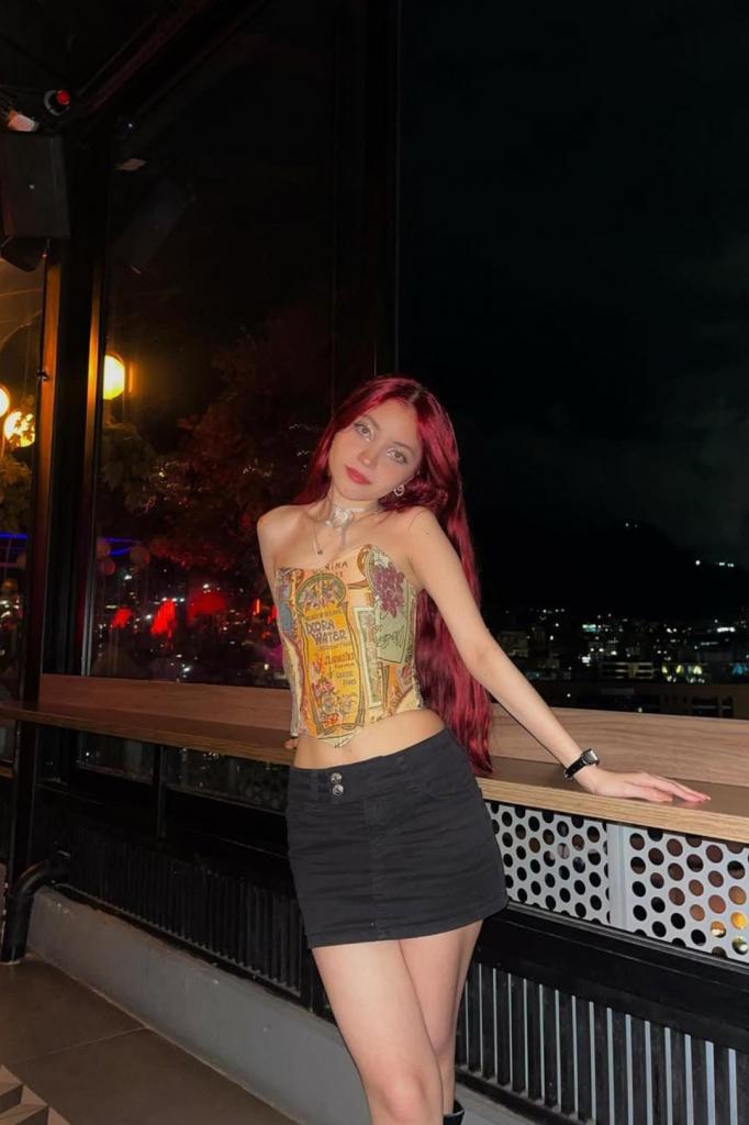 697748773: Chica busca chico en Albacete