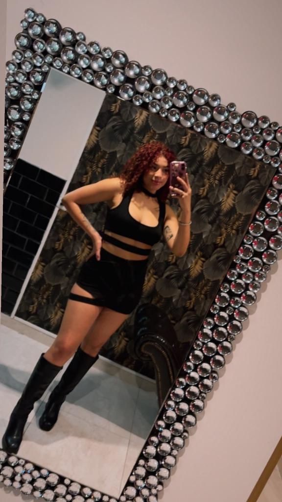Chica busca chico en Valencia: Chica busca chico