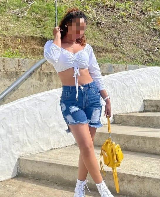 637788697: Chica busca chico en Sevilla