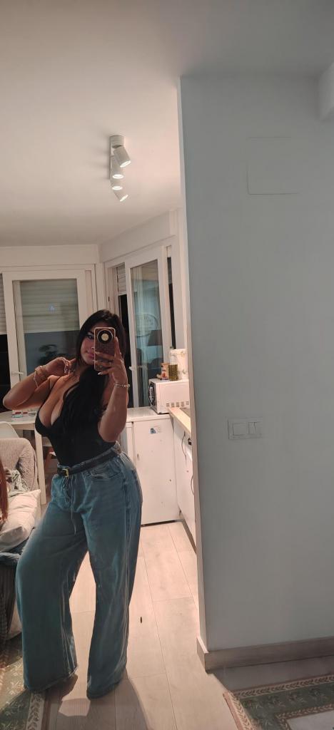 604351812: Chica busca chico en Málaga